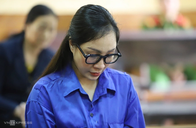 Tuyền không ngừng khóc, thừa nhận đã bị lòng tham làm mờ mắt