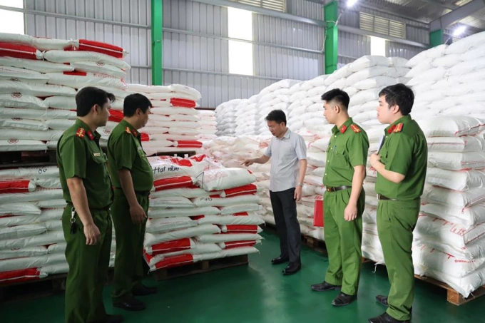 Hàng hóa giả sản phẩm giả