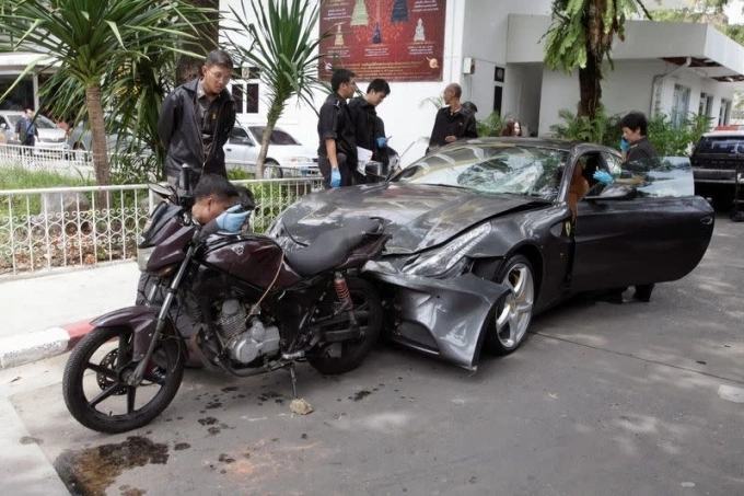 Cựu công tố viên bị kết án tù