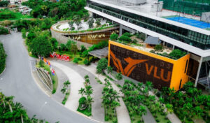 Sinh viên trường Đại học Văn Lang bị tố vô lễ với cựu chiến binh xem diễu binh 30/4