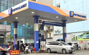 Giá xăng dầu đồng loạt tăng mạnh