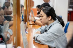 Lao động làm hồ sơ bảo hiểm thất nghiệp tại Trung tâm Dịch vụ việc làm Hà Nội