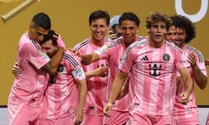 Messi vẽ đường cong định đoạt số phận Porto