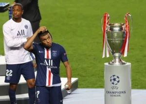 Mbappe chúc mừng PSG vô địch Champions League