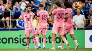 Messi mắc sai lầm nhưng lập cú đúp chuộc lỗi