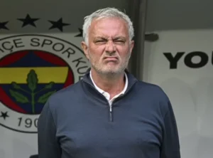 Saint-Maximin tố Fenerbahce ép dùng chất cấm
