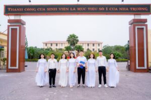 Học sinh Đại học Thành Đông