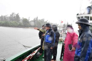Bộ Tư lệnh Vùng Cảnh sát biển 2 chủ động ứng phó bão số 10, sẵn sàng hỗ trợ ngư dân trên biển