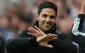 Arteta tính mời phi công chiến đấu đến Arsenal