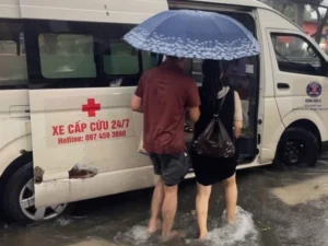 Hà Nội chìm trong biển nước