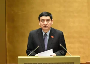 Đàn ông nuôi hai con