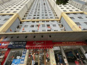 Thực hư vụ trẻ ném dép