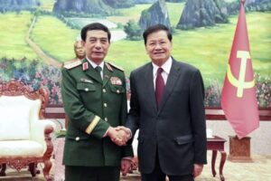 Đại tướng Phan Văn Giang và Tổng Bí thư, Chủ tịch nước Lào Thongloun Sisoulith