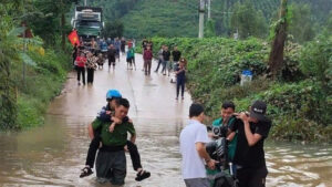 Sông Cầu sau lũ: Hơn 7.600 hộ dân ven sông Cầu vẫn chưa thể về nhà sau lũ