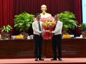 Ông Trương Cảnh Tuyên được bầu giữ chức Chủ tịch UBND TP Cần Thơ